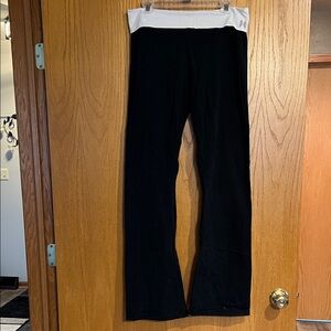 Black and grey women’s flare leggings